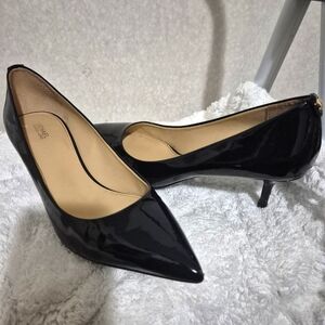 Michael Kors Black Patent Leather Heels..SIZE:10M